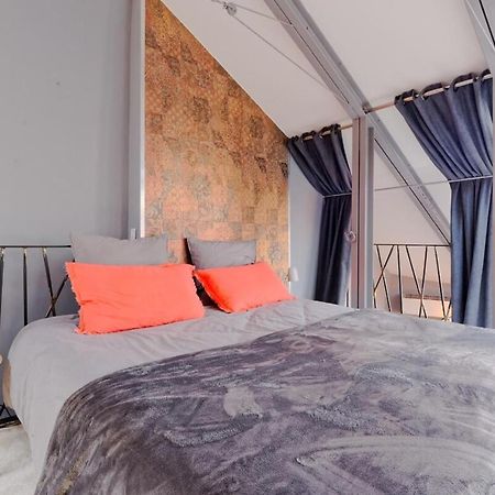 Air-Conditioned Duplex Apartment With Furnished Terrace In The City Center آيكس أومبروفينس المظهر الخارجي الصورة