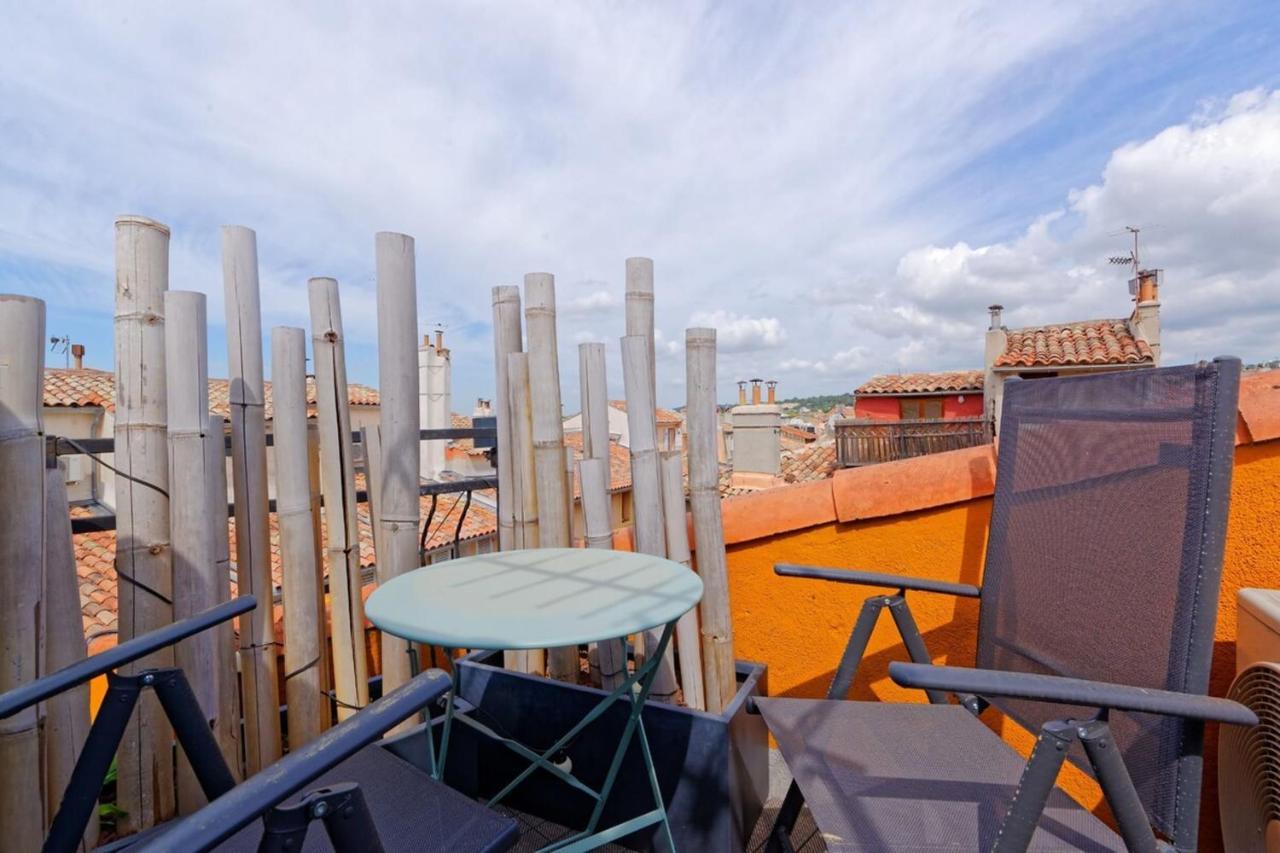 Air-Conditioned Duplex Apartment With Furnished Terrace In The City Center آيكس أومبروفينس المظهر الخارجي الصورة